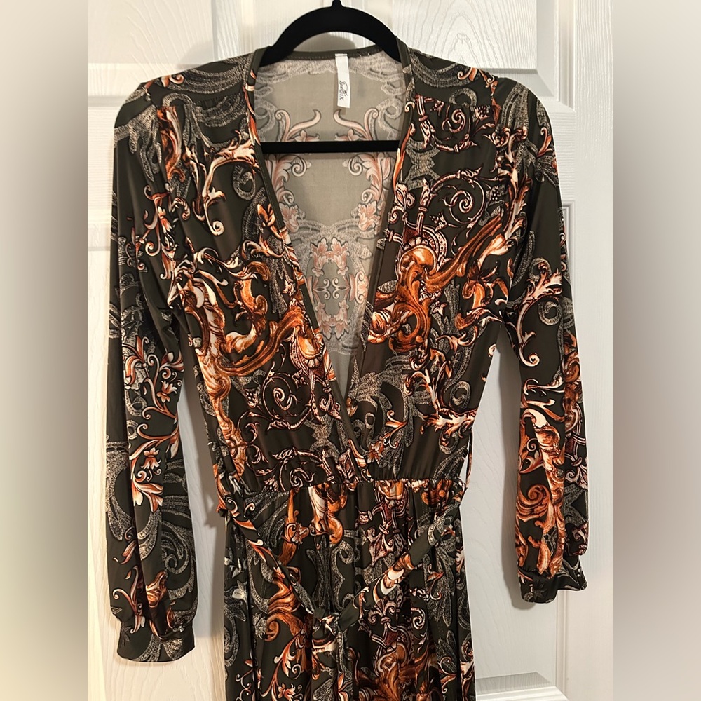 Line Six 🎃printed maxi dress. - Picture 2 of 6